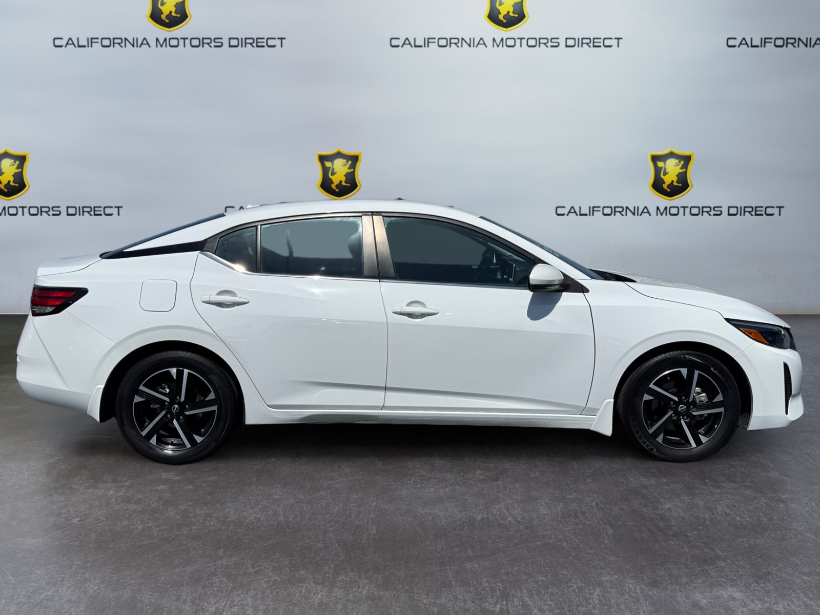 Used 2024 Nissan Sentra SV FWD image 6