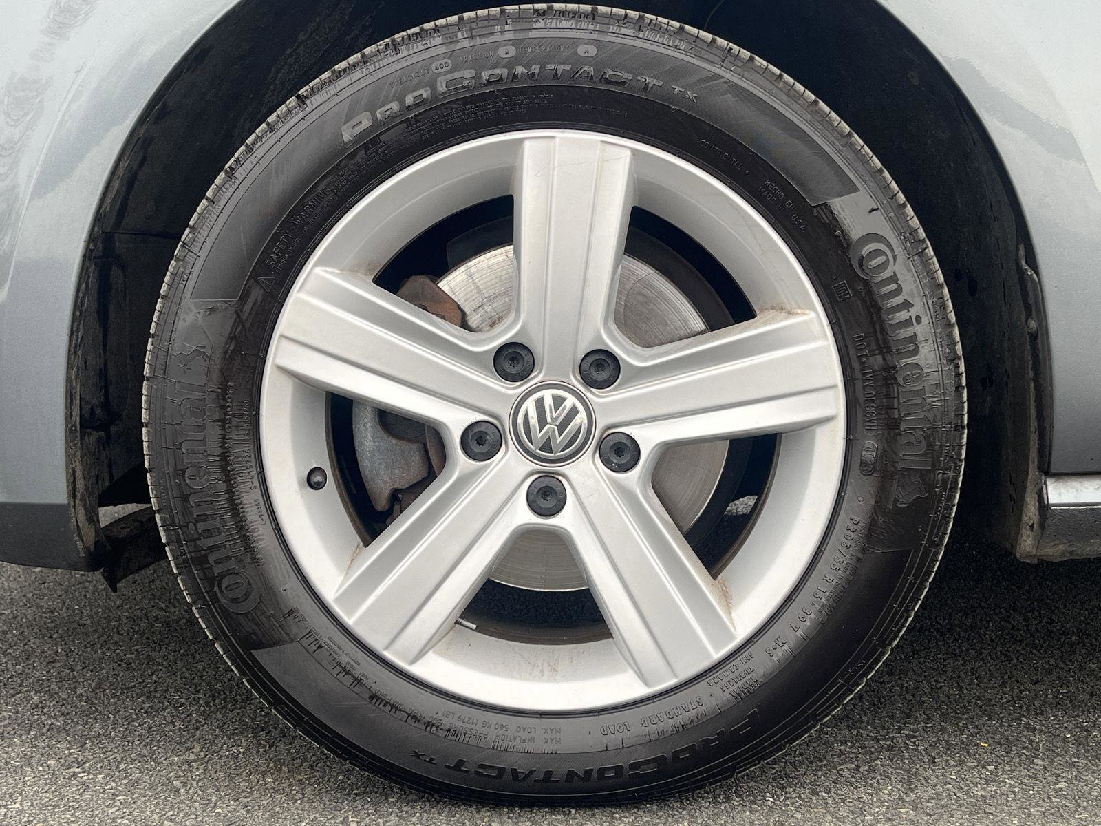 Used 2017 Volkswagen Golf Wolfsburg Edition image 33