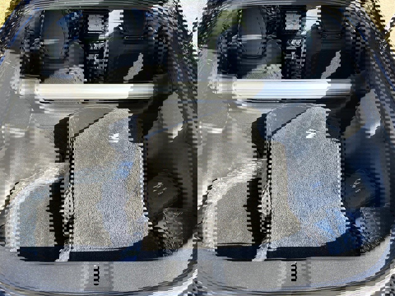 Certified 2024 Nissan Z Performance w/ Floor Mat Package image 26