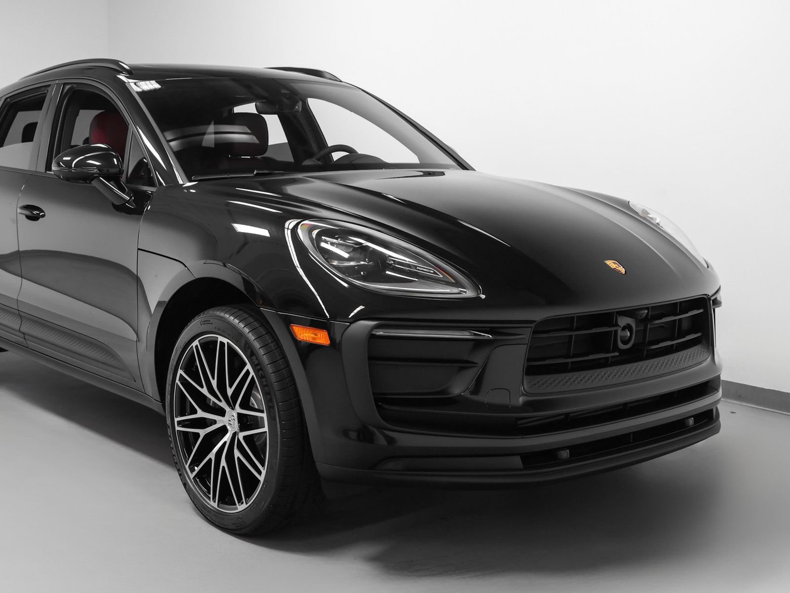 New 2026 Porsche Macan AWD/4WD image 9