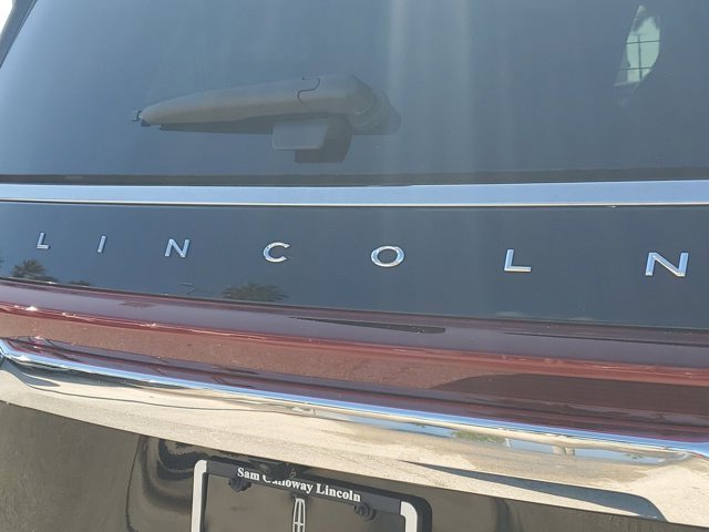 Used 2022 Lincoln Navigator Reserve image 11