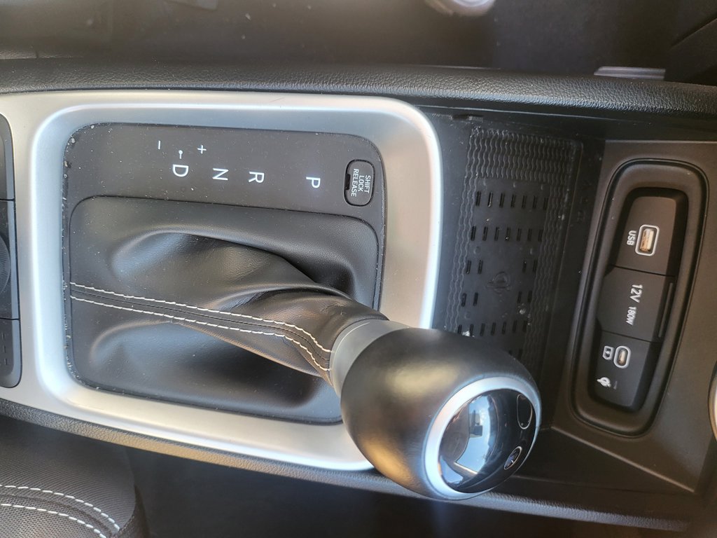 Used 2026 Hyundai Venue SEL FWD image 5