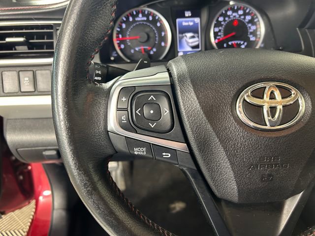 Used 2015 Toyota Camry SE image 16