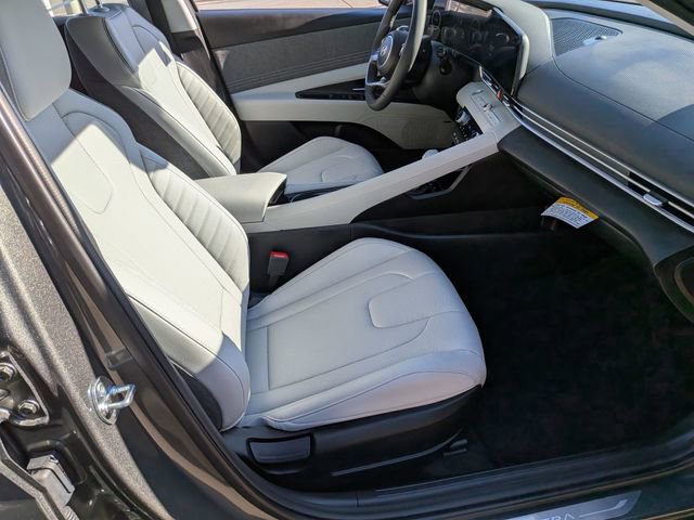 Used 2025 Hyundai Elantra Limited image 35