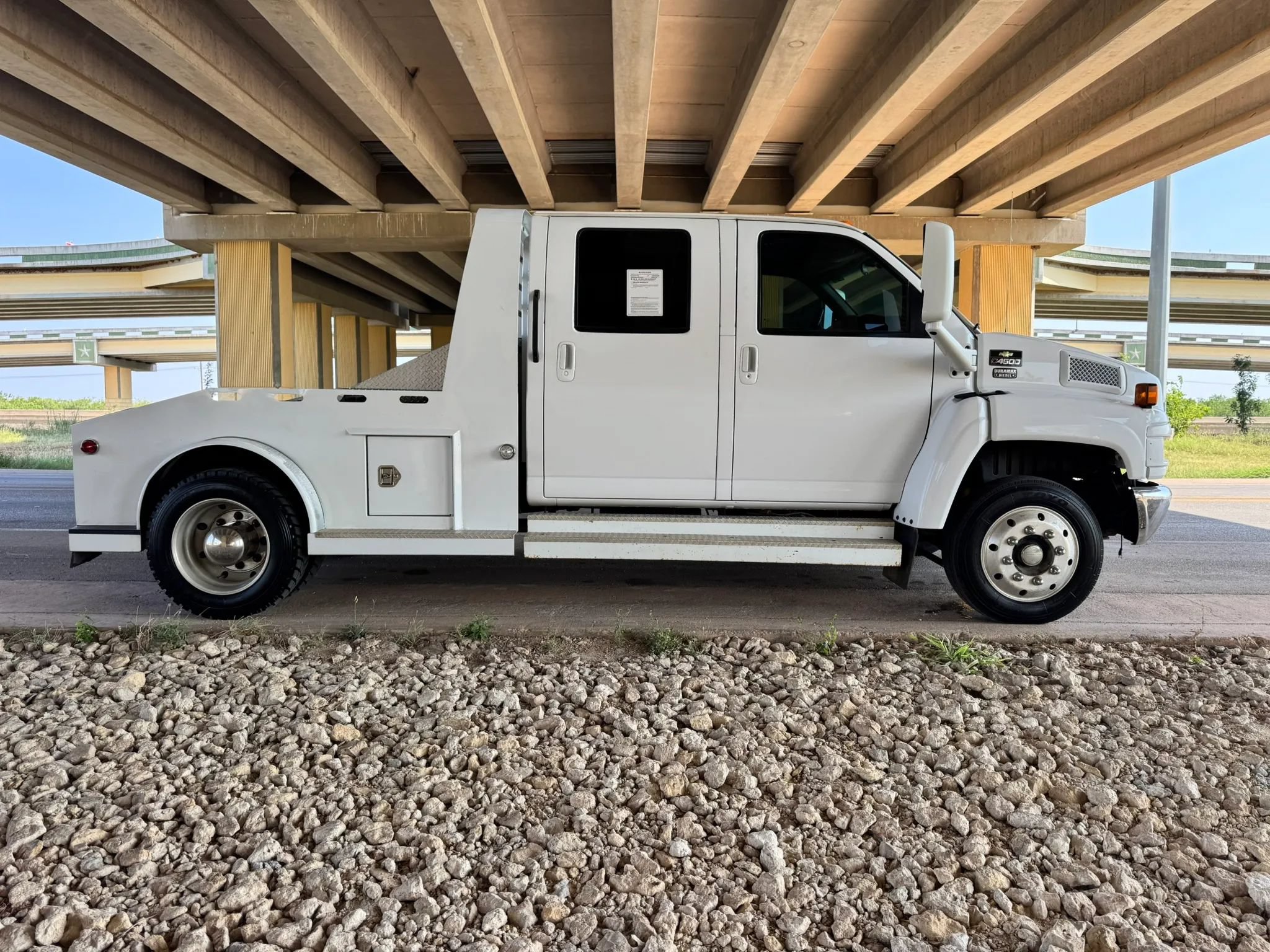 Used 2006 Chevrolet Kodiak C4500 2WD Crew Cab image 2