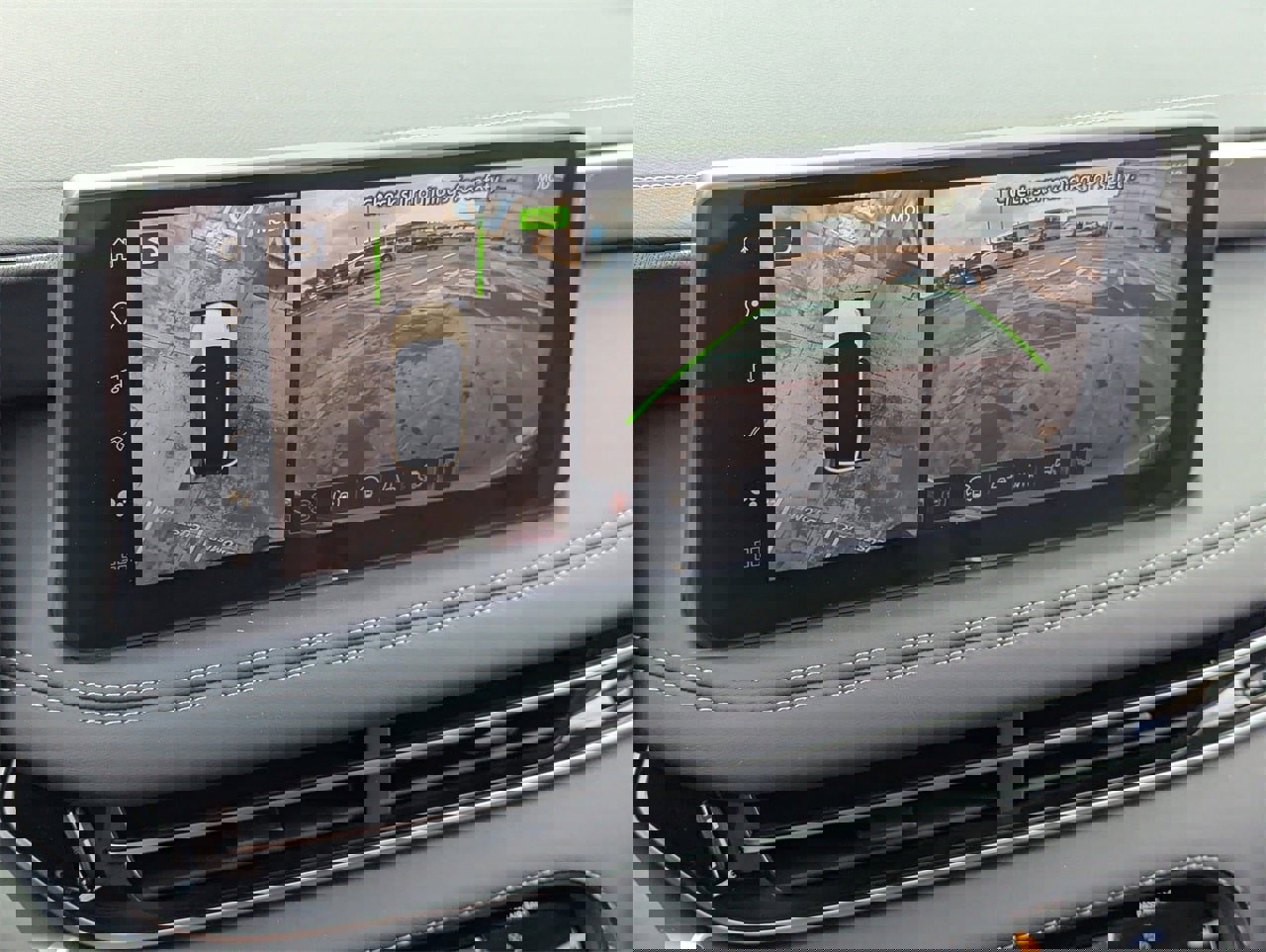 New 2026 INFINITI QX60 Luxe w/ Family Package image 15