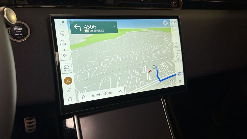 Used 2024 Land Rover Range Rover Evoque Dynamic SE image 28