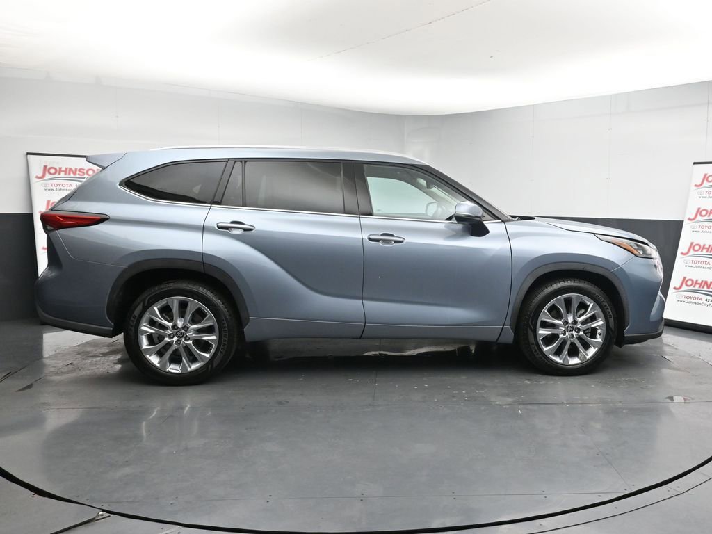 Used 2020 Toyota Highlander XLE FWD image 9