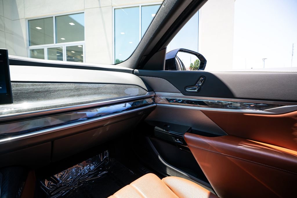 Used 2023 BMW i7 xDrive60 AWD/4WD image 41