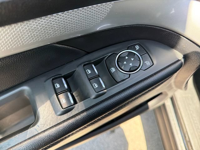 Used 2017 Ford Explorer XLT w/ Equipment Group 202A FWD image 17