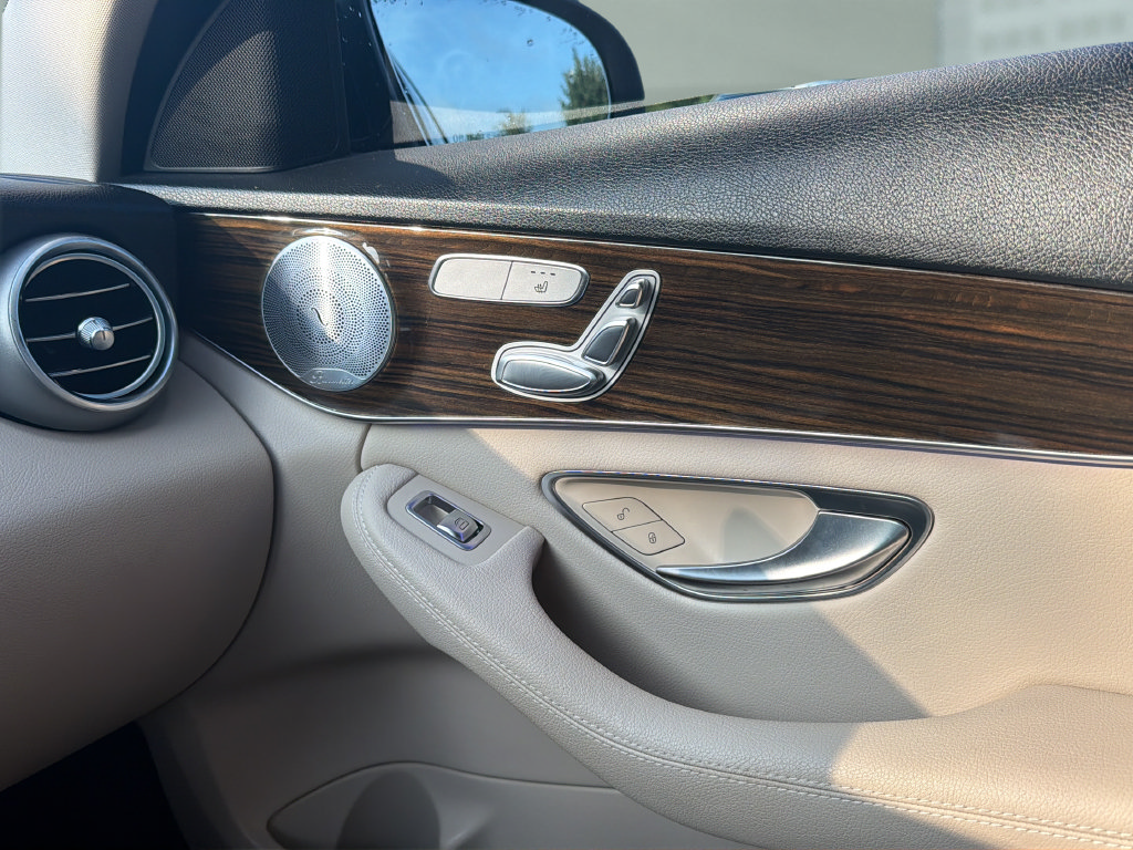 Used 2020 Mercedes-Benz C 300 Sedan image 37