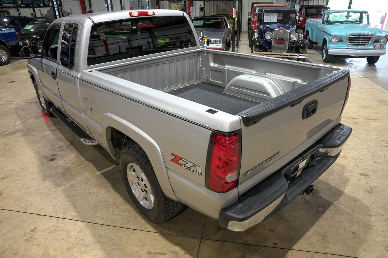 Used 2006 Chevrolet Silverado 1500 LT w/ Onstar Plus Package AWD/4WD image 16