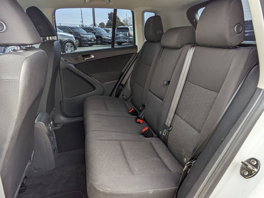Used 2017 Volkswagen Tiguan Limited w/ Premium Package image 14