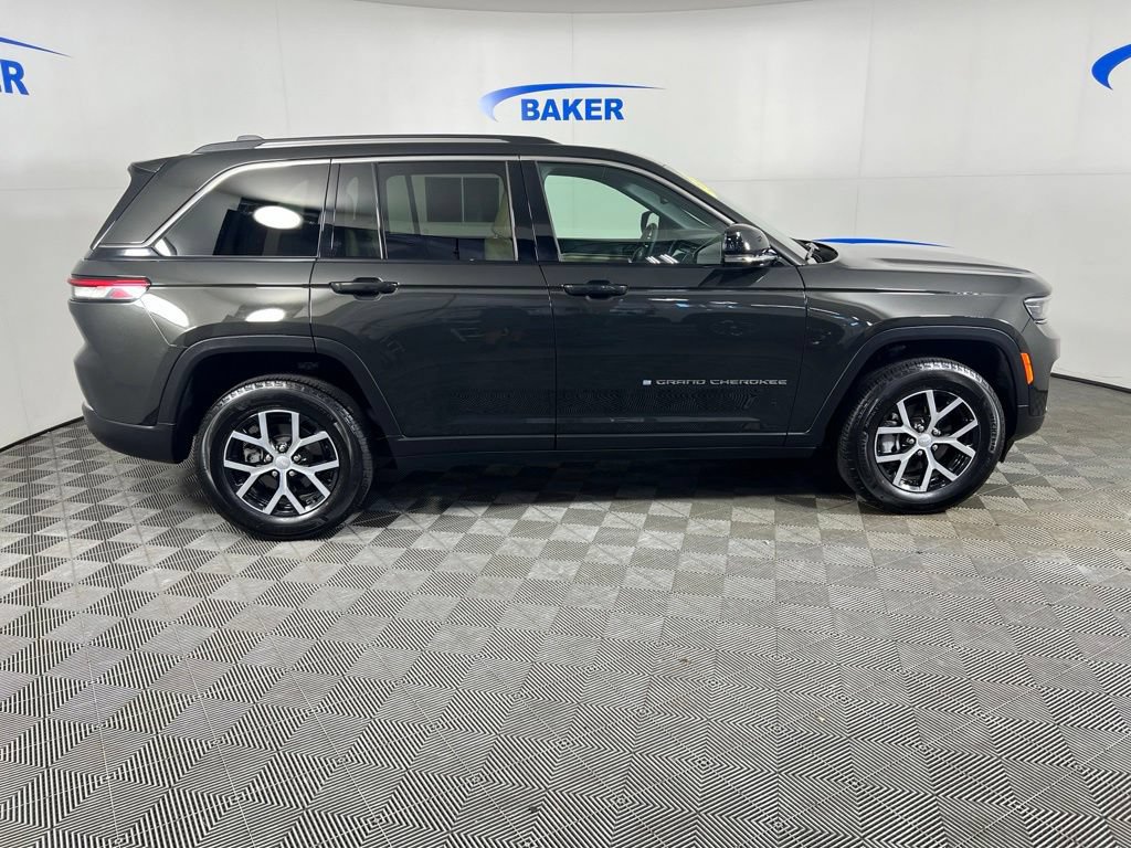 Used 2024 Jeep Grand Cherokee Limited AWD/4WD image 7