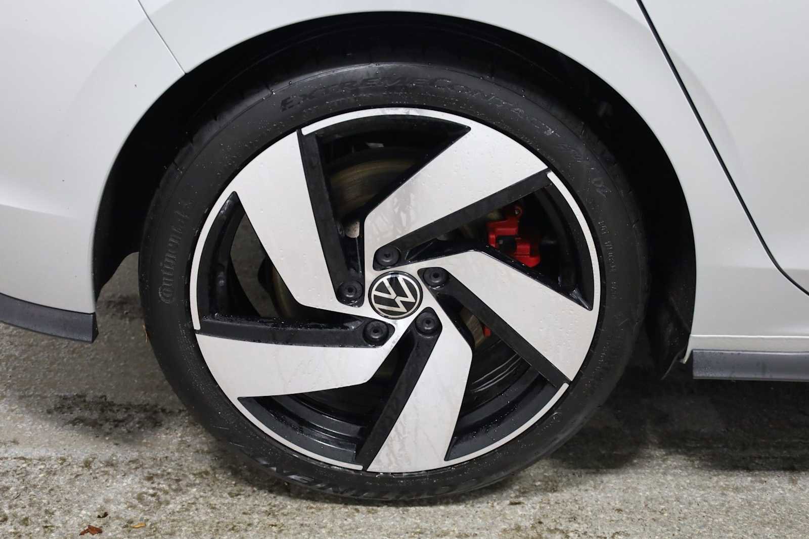 Used 2022 Volkswagen GTI SE image 36