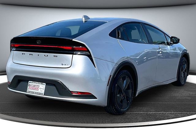 Used 2025 Toyota Prius LE image 6