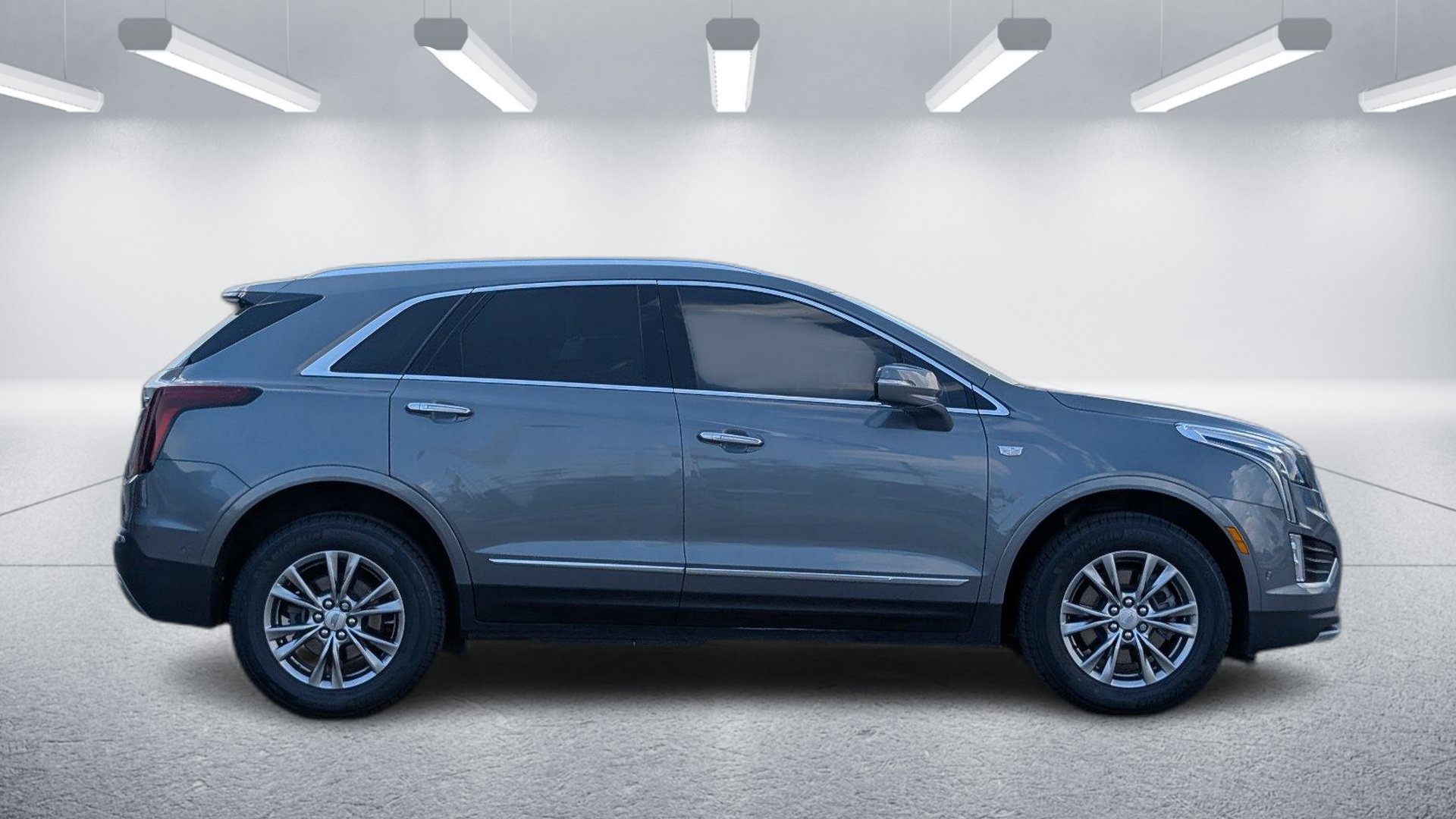 Certified 2022 Cadillac XT5 Premium Luxury w/ Technology Package FWD image 8