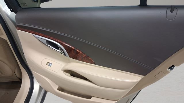 Used 2012 Buick LaCrosse Premium image 17