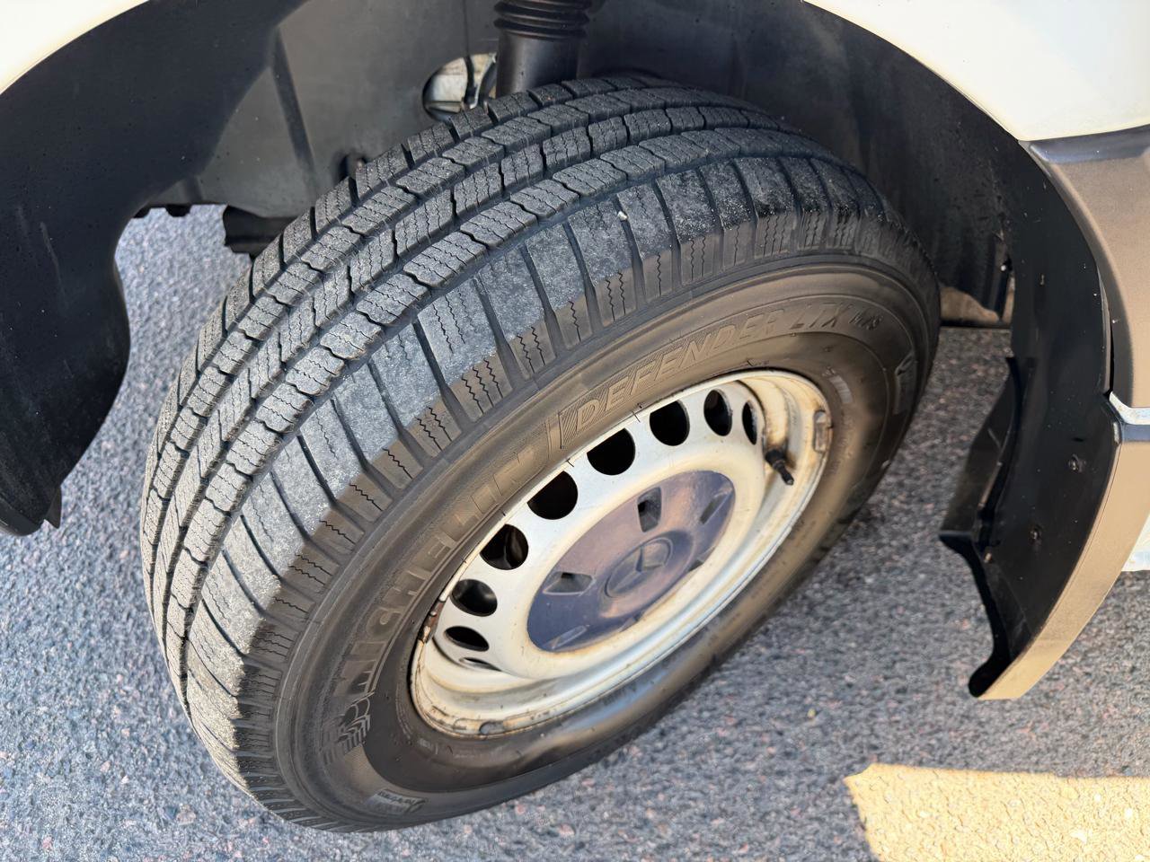 Used 2011 Mercedes-Benz Sprinter 2500 image 31