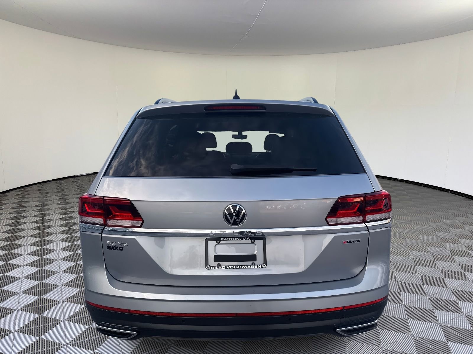 Certified 2022 Volkswagen Atlas SE image 4