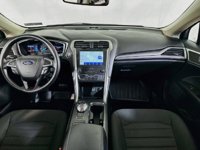 Used 2019 Ford Fusion SE FWD image 18