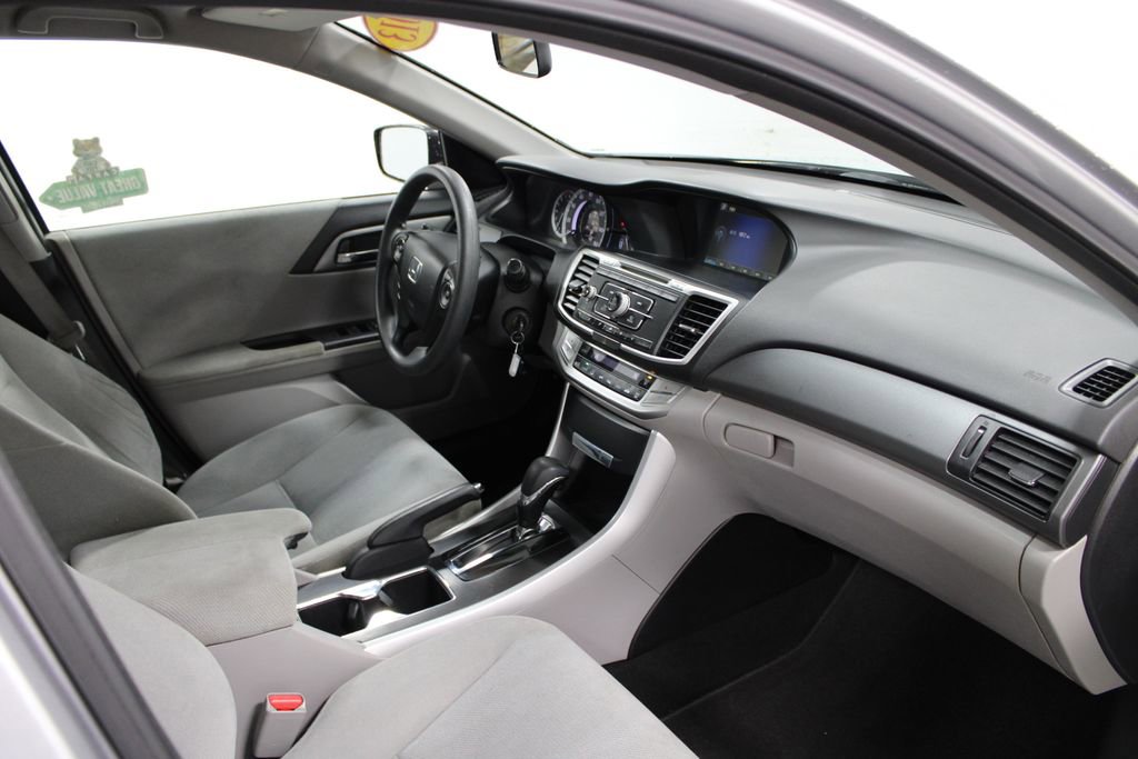 Used 2013 Honda Accord LX image 25