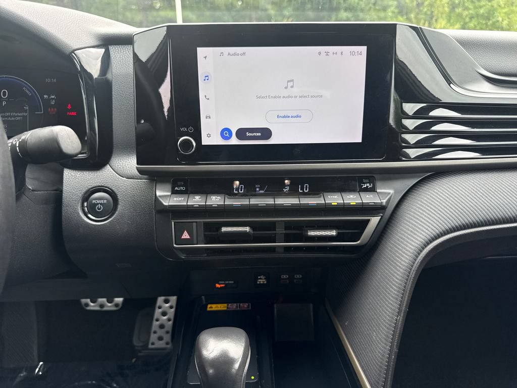 Used 2025 Toyota Camry SE FWD image 18