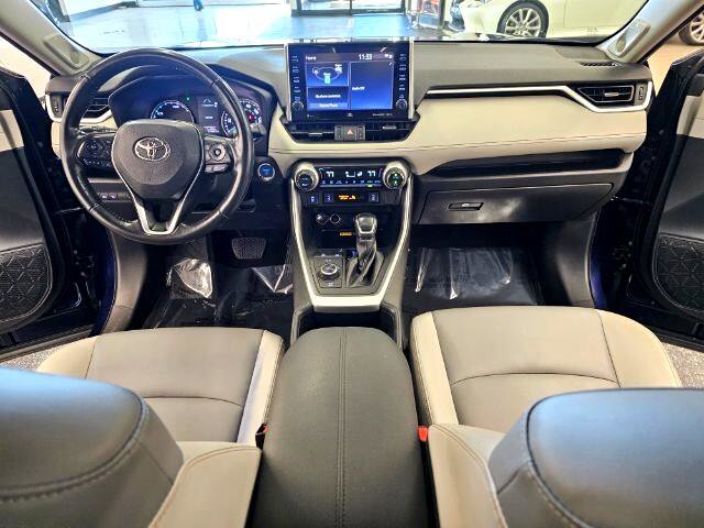 Used 2022 Toyota RAV4 XLE Premium image 8