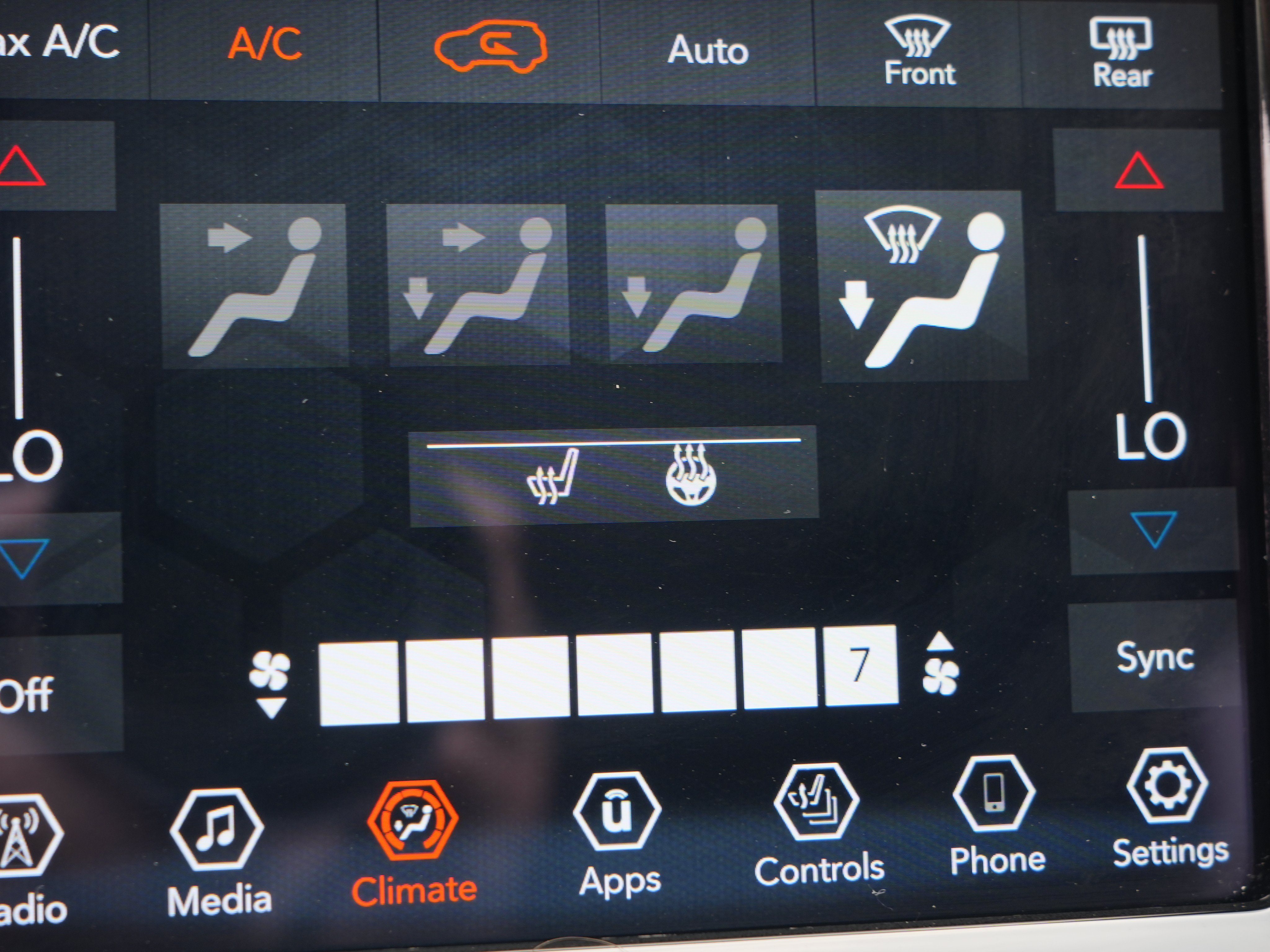 Used 2020 Jeep Cherokee Limited AWD/4WD image 32