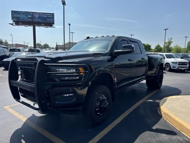 Used 2022 RAM 3500 Limited AWD/4WD image 4