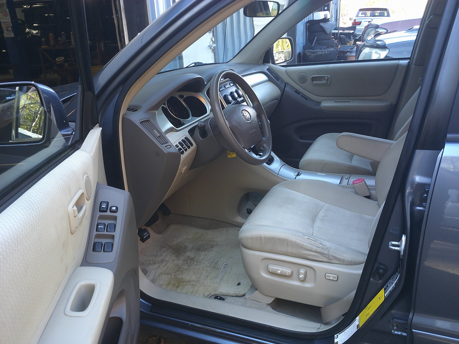 Used 2007 Toyota Highlander 4WD V6 w/ 3rd Row image 11