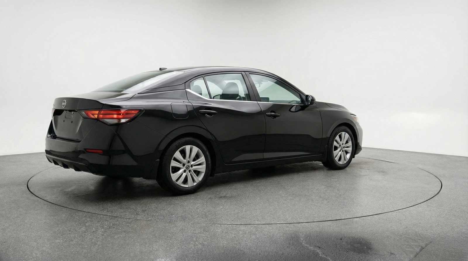 Used 2025 Nissan Sentra S image 9