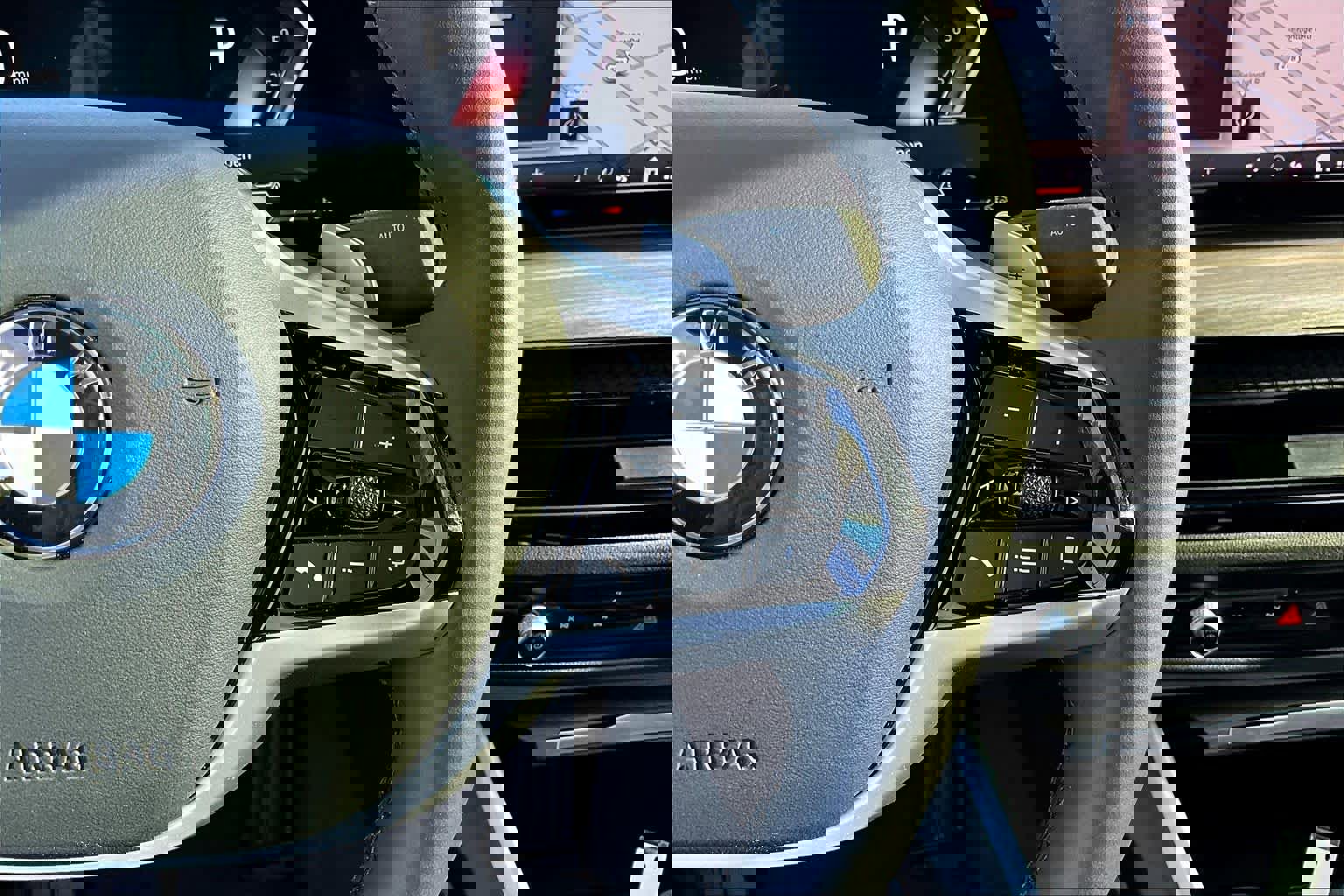 Used 2025 BMW 330i Sedan RWD image 24