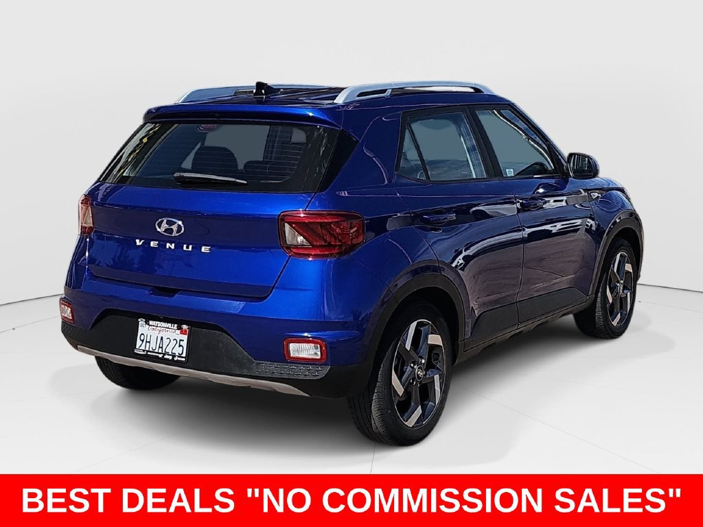 Used 2022 Hyundai Venue Limited FWD image 3