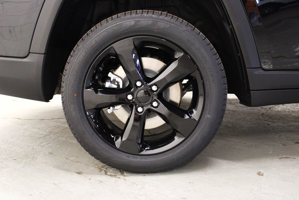 New 2025 Jeep Grand Cherokee L Limited w/ Black Appearance Package image 44