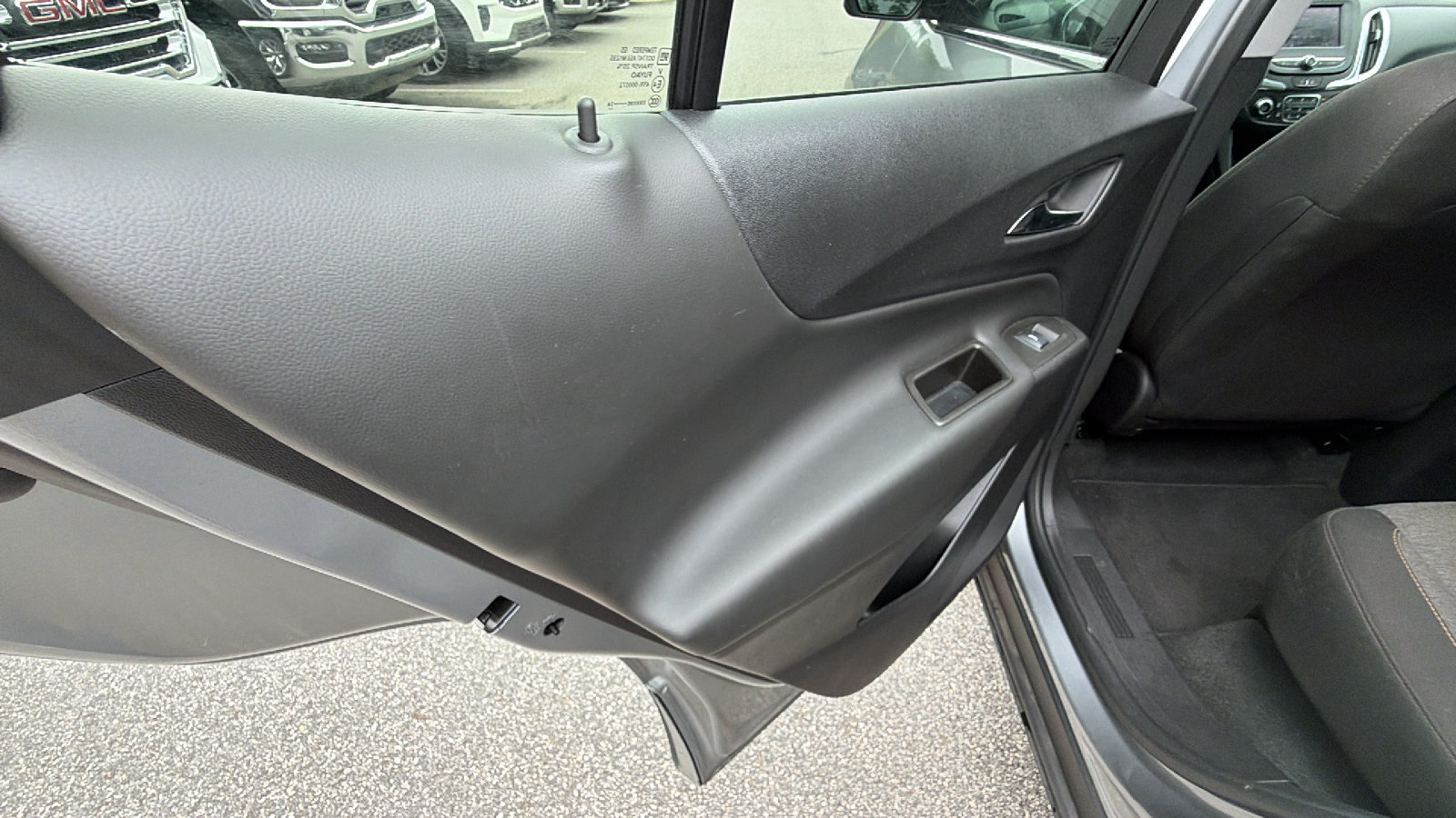 Used 2024 Chevrolet Equinox LT AWD/4WD image 22