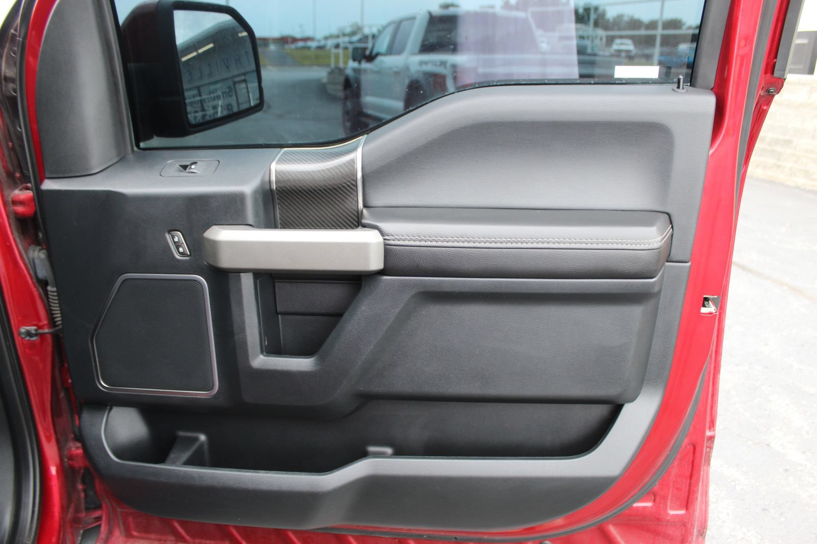 Used 2019 Ford F150 Raptor w/ Equipment Group 802A Luxury AWD/4WD image 11