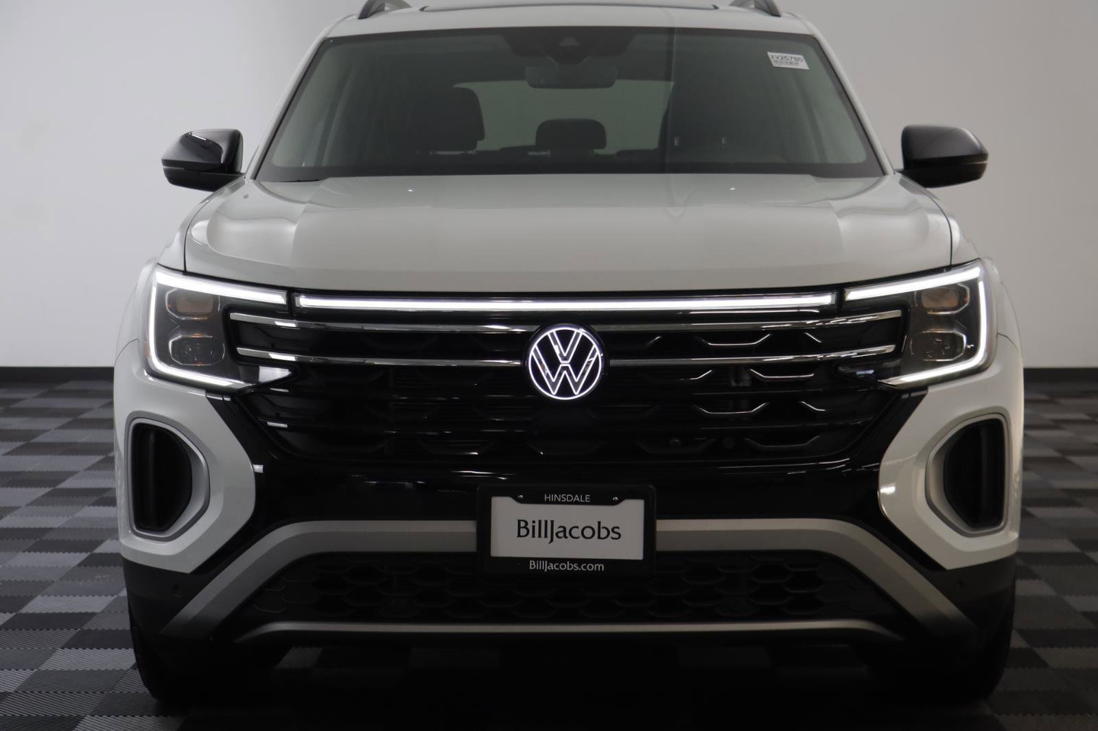 Used 2025 Volkswagen Atlas Peak Edition SE image 21