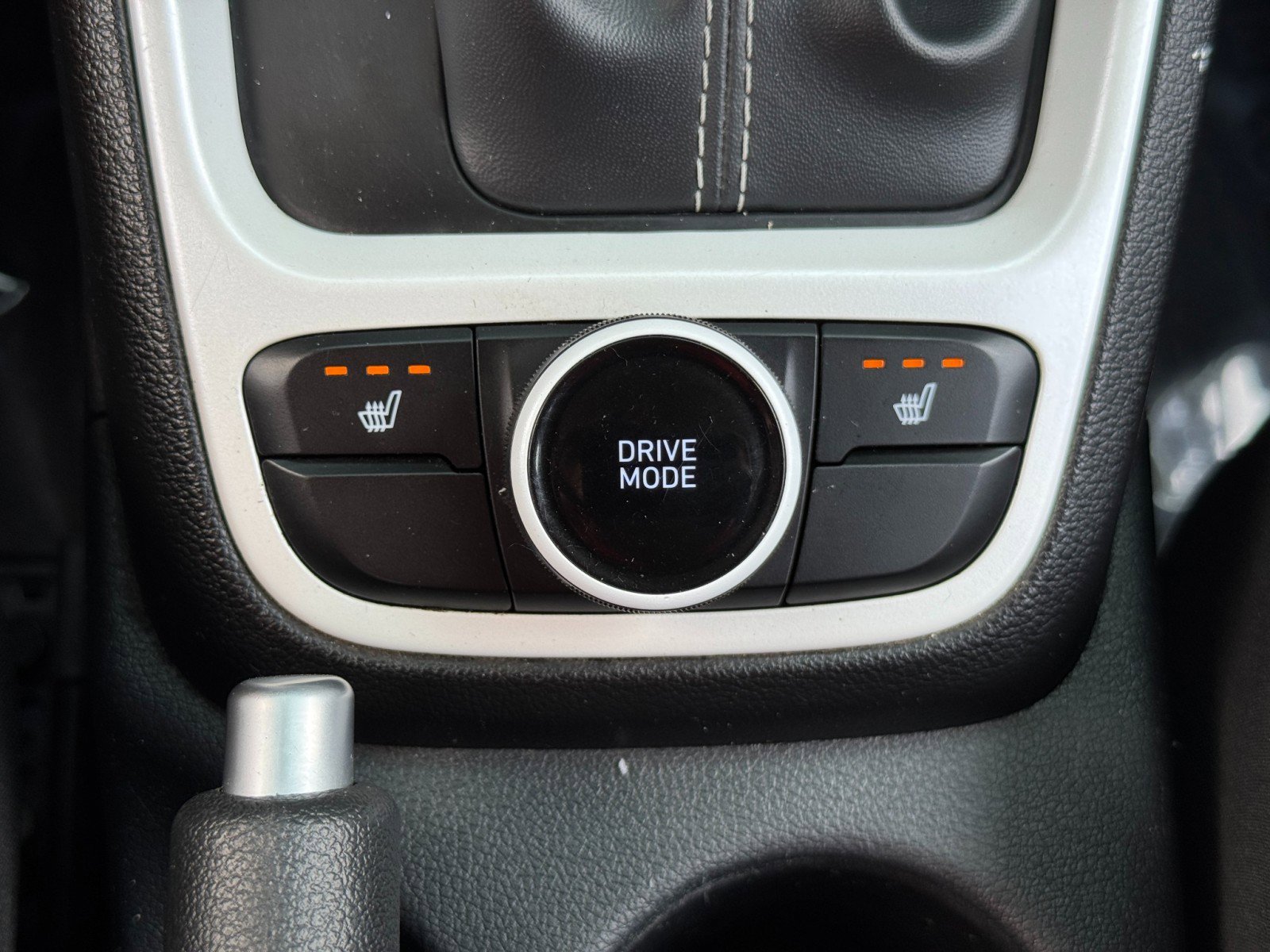 Used 2022 Hyundai Venue Limited w/ Cargo Package image 30