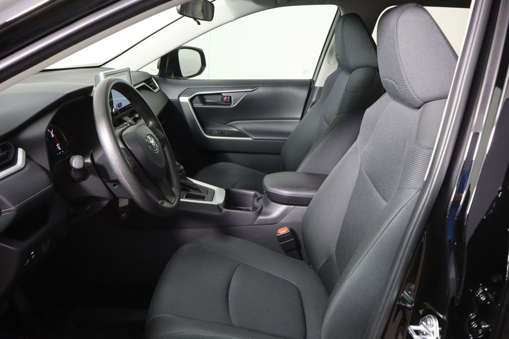 Used 2025 Toyota RAV4 LE FWD image 16