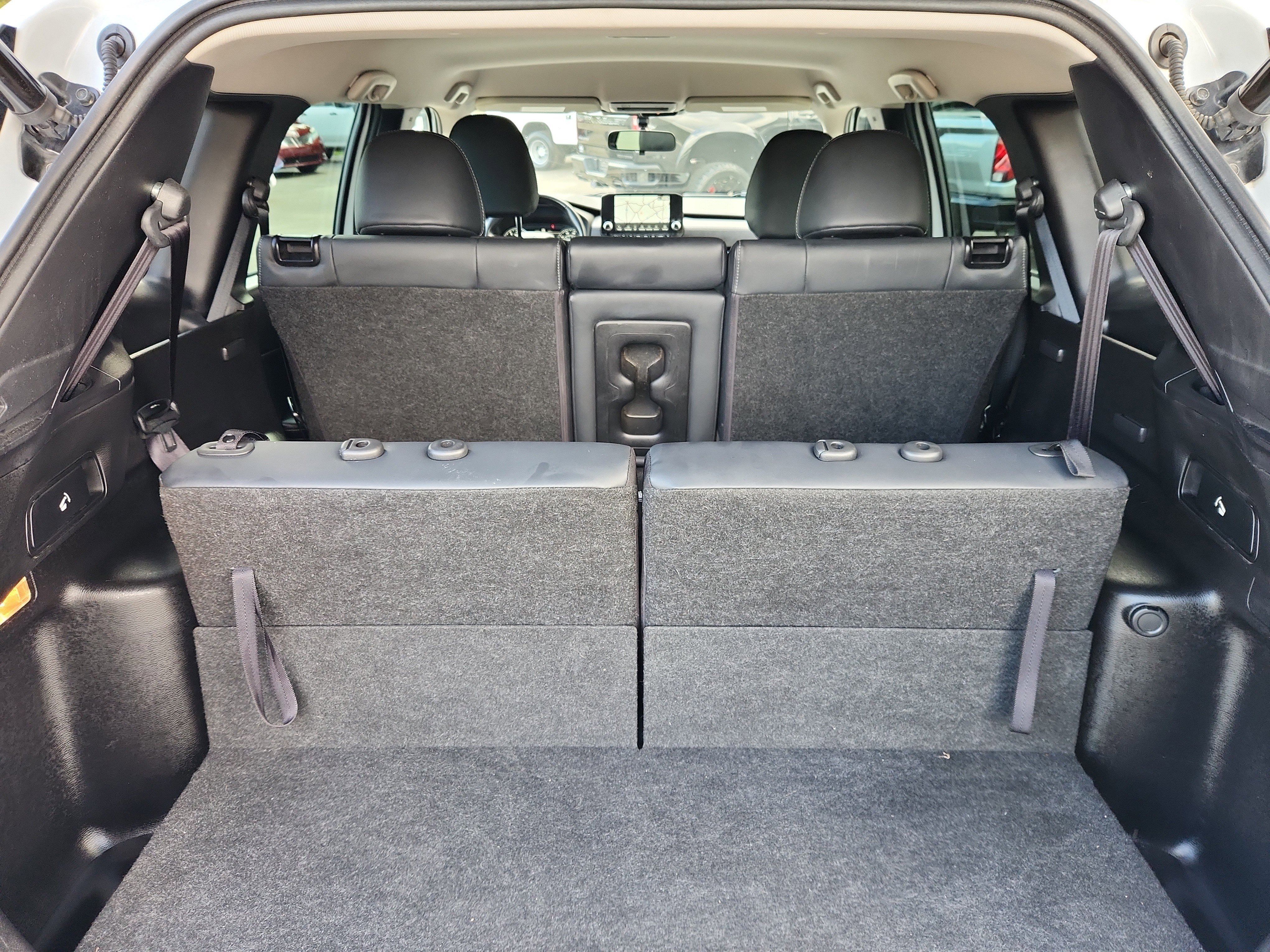 Used 2022 Mitsubishi Outlander SE image 38