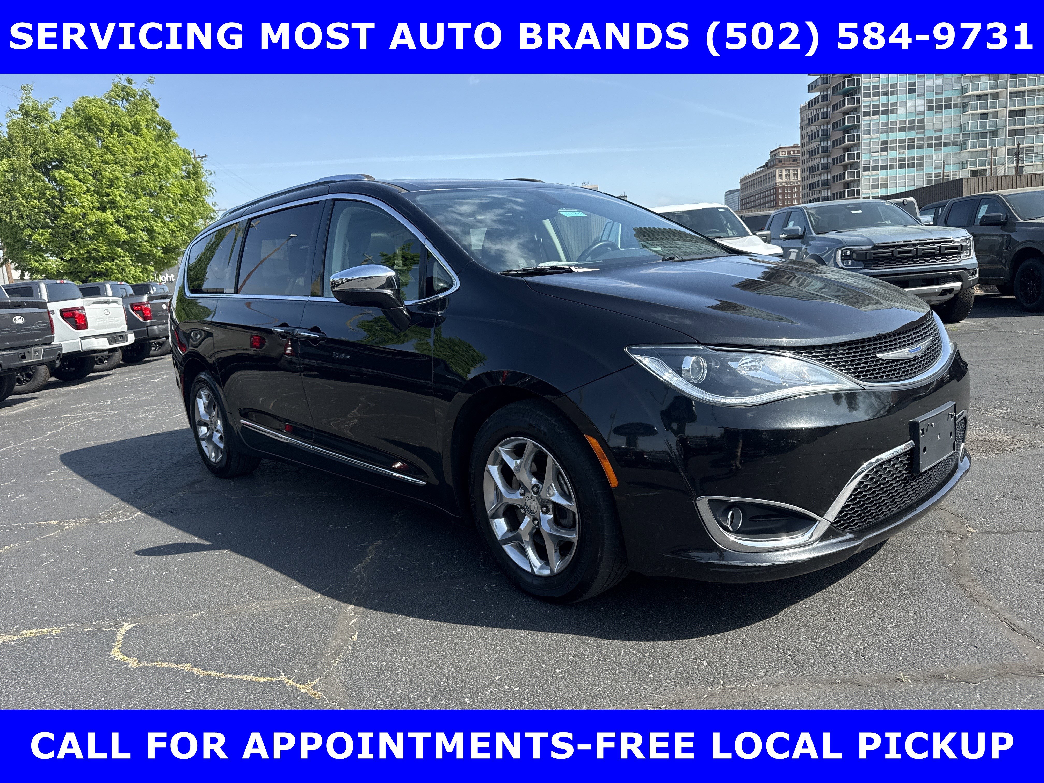 Used 2018 Chrysler Pacifica Limited image 4