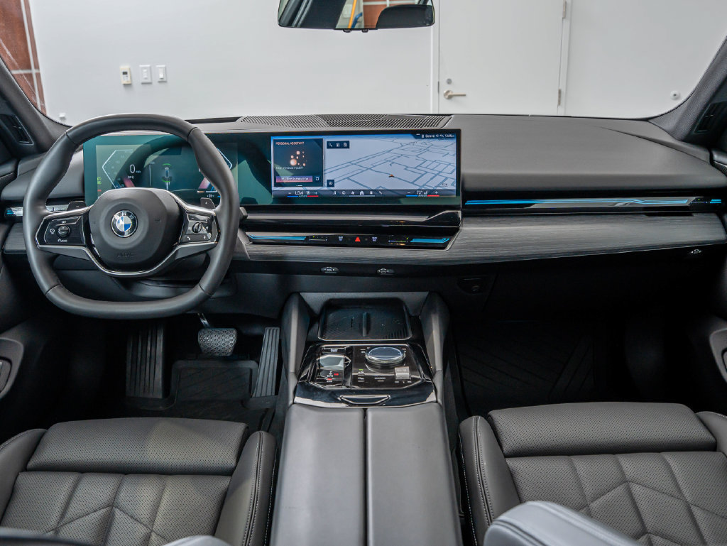 Certified 2025 BMW 530i xDrive w/ Premium Package AWD/4WD image 34