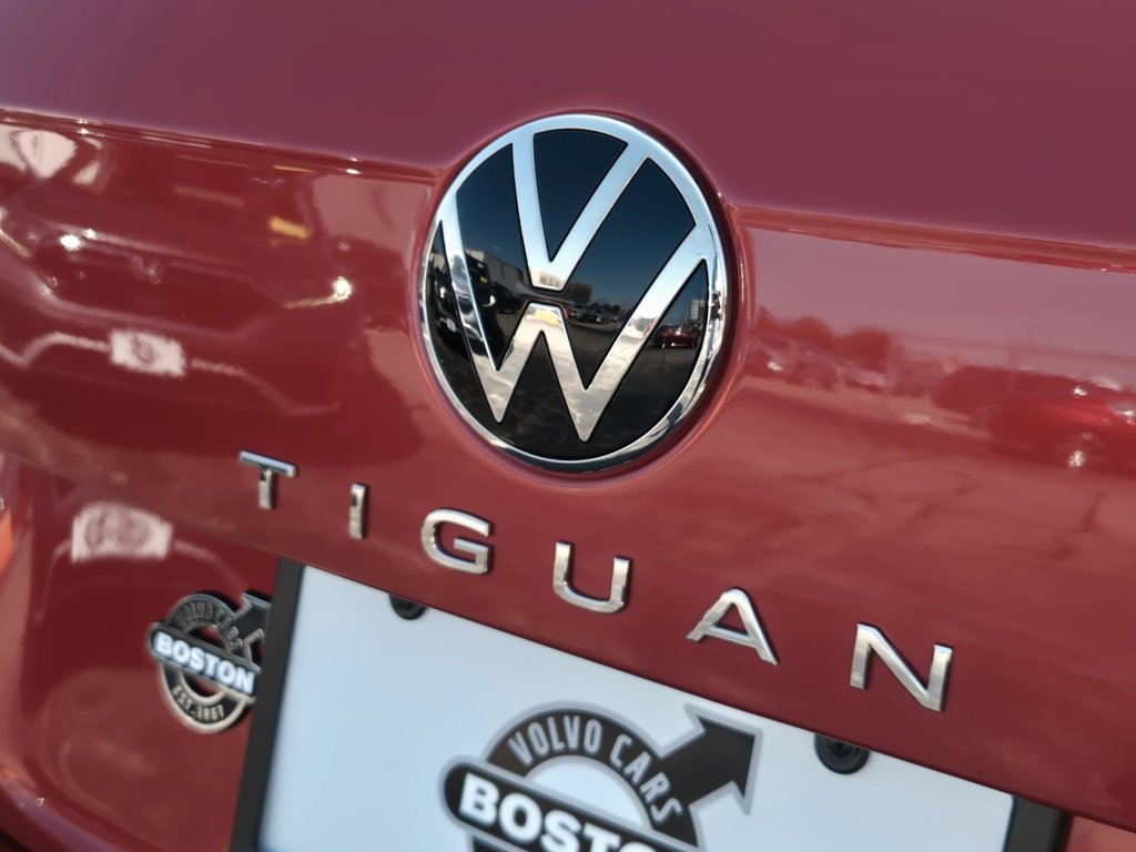 Used 2024 Volkswagen Tiguan SE R-Line image 10