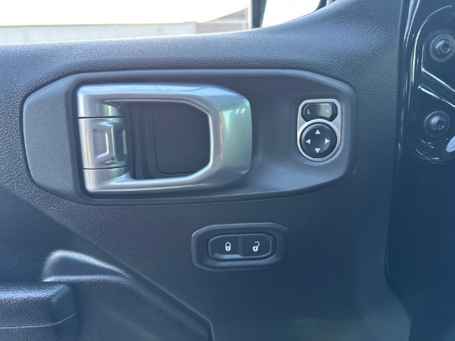 Certified 2023 Jeep Gladiator Sport AWD/4WD image 12