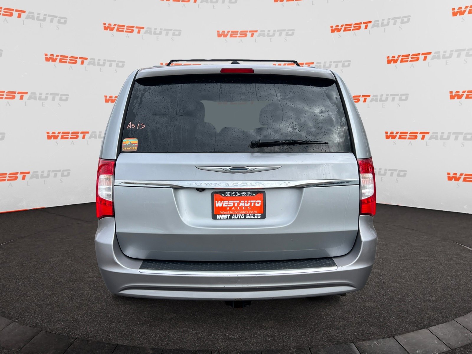 Used 2015 Chrysler Town & Country Touring image 4