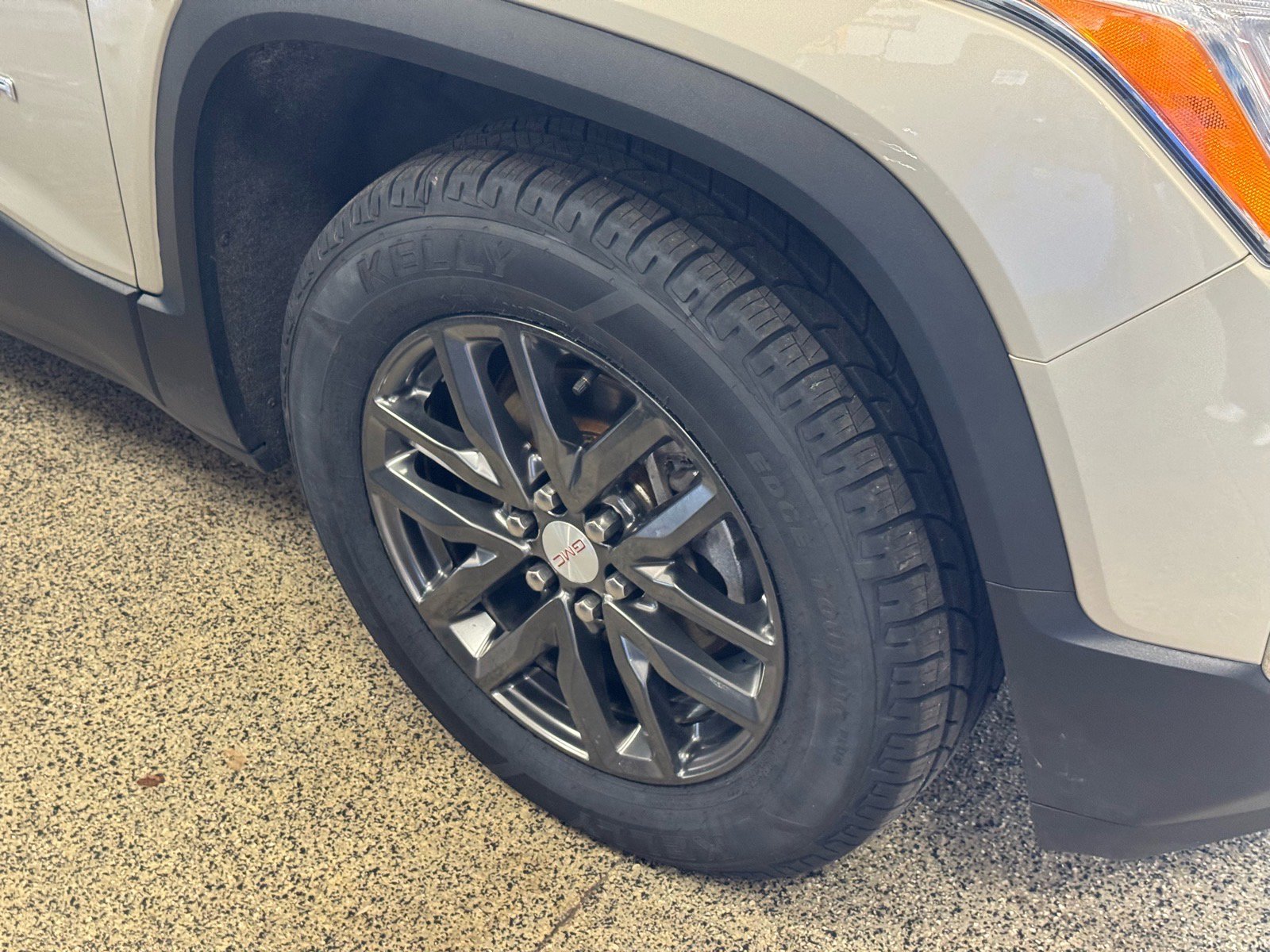 Used 2017 GMC Acadia SLT image 4