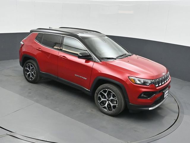 Used 2025 Jeep Compass Limited image 28