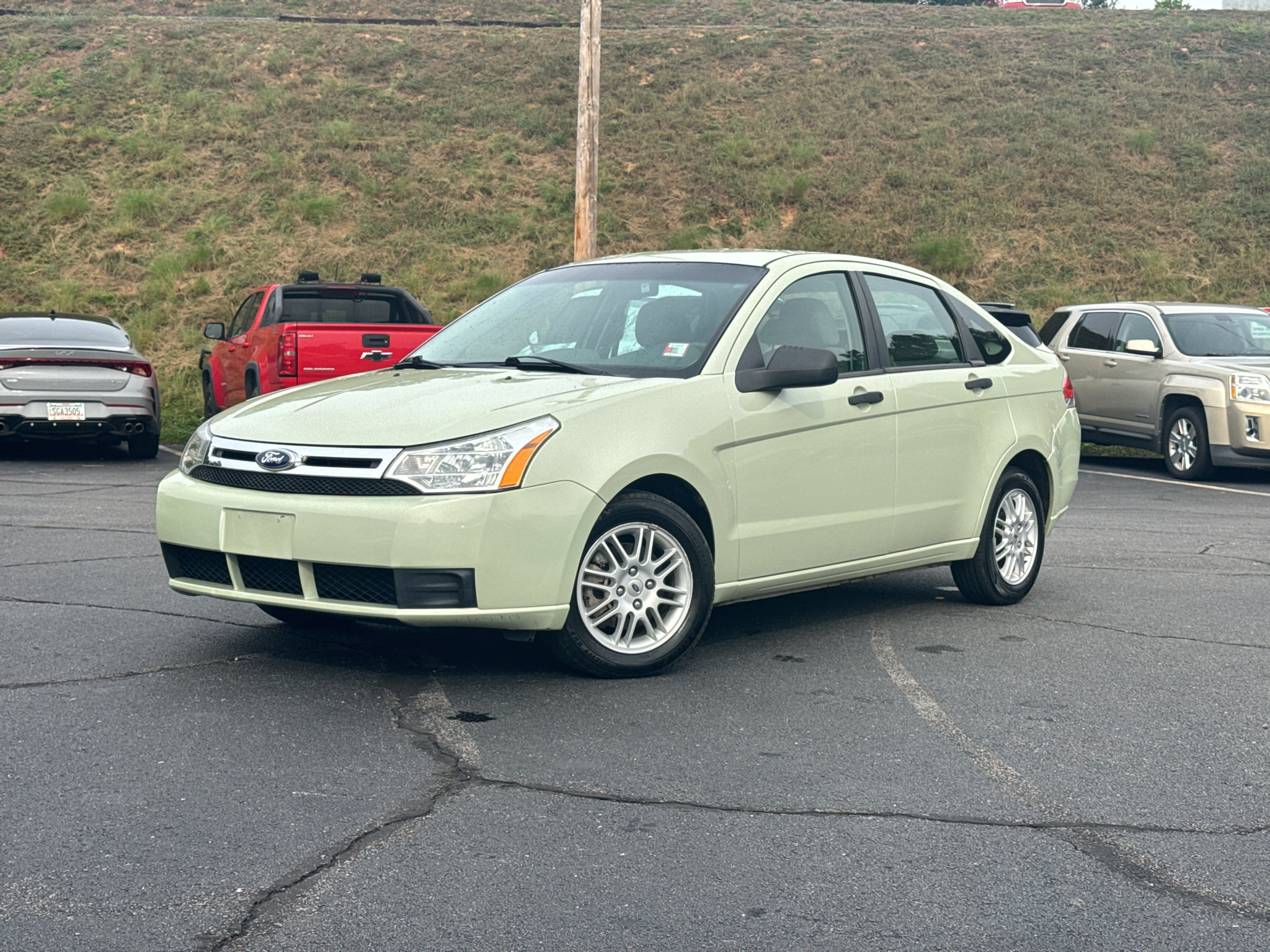 Used 2011 Ford Focus SE w/ 201A Rapid Spec Order Code FWD image 1