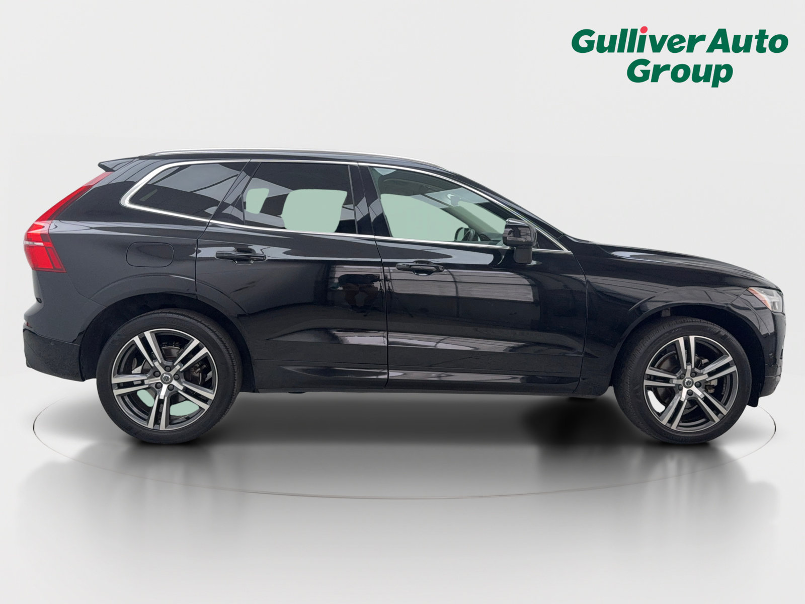 Used 2019 Volvo XC60 T5 Momentum w/ Multimedia Package FWD image 10
